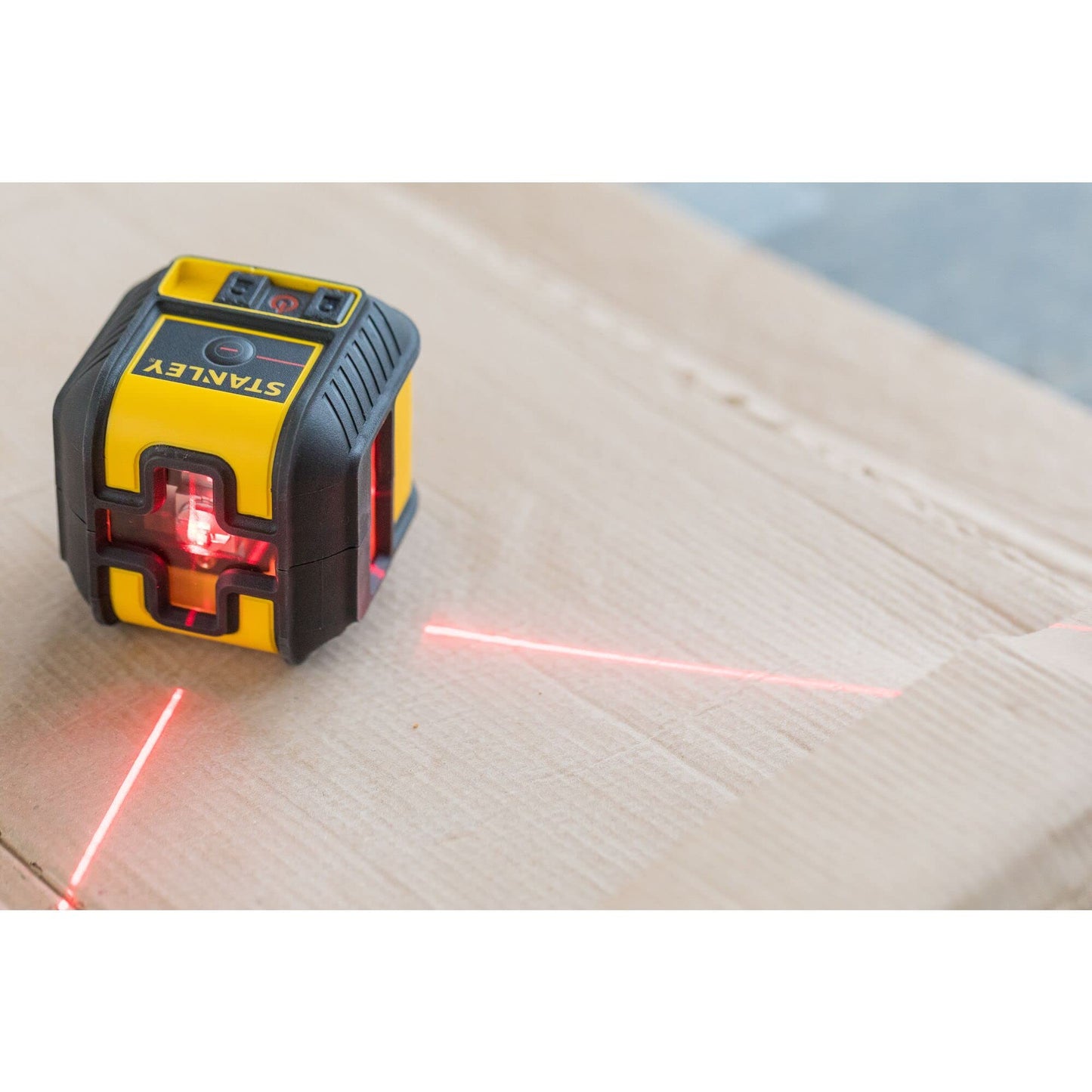 STANLEY Cross 90 Cross Line Green Beam Laser Level STHT77592-1